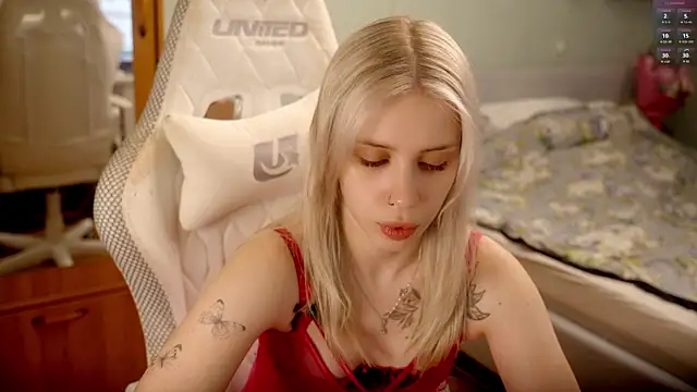 Snapshot of ho1yho1e chatting on June 24, 2026, 7:11 pm ho1yho1e online show from June 24, 2026, 7:11 pm