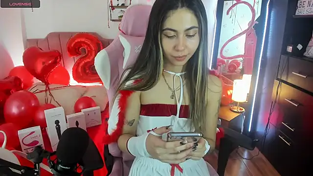 Snapshot of lilly_sweett chatting on December 15, 2024, 7:02 am lilly sweett online show from December 15, 2024, 7:02 am