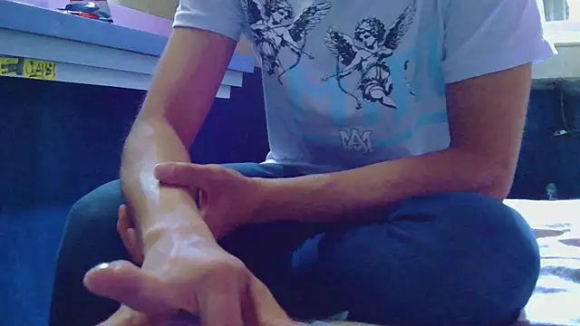 Latinopervs online show from July 12, 2026, 10:54 pm