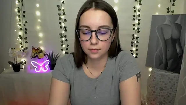 SweetPrincess  online show from February 25, 2025, 4:46 pm