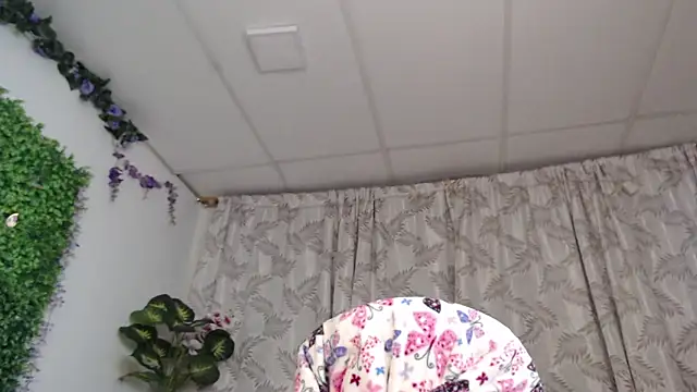 Snapshot of valquiria_sirgun chatting on December 5, 2025, 10:03 am valquiria sirgun online show from December 5, 2025, 10:03 am