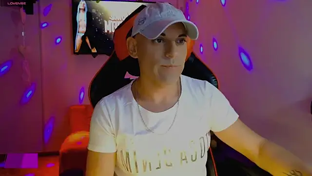 Snapshot of smangels chatting on March 13, 2025, 3:44 am smangels online show from March 13, 2025, 3:44 am