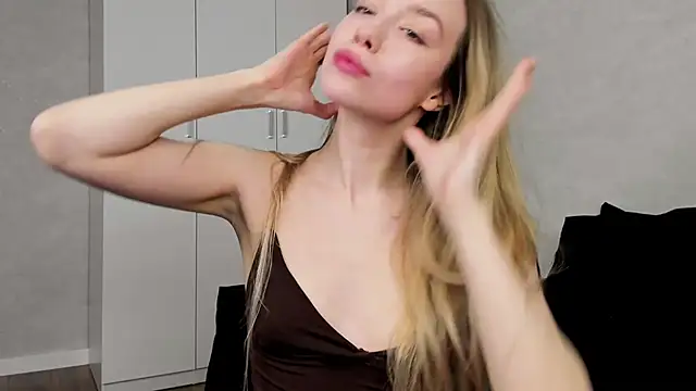 Snapshot of mary_shiota chatting on October 29, 2025, 10:14 am mary shiota online show from October 29, 2025, 10:14 am