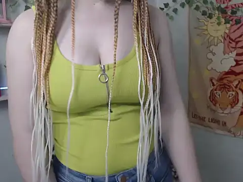 VeryVeryVeryShy  online show from May 7, 2026, 5:11 am