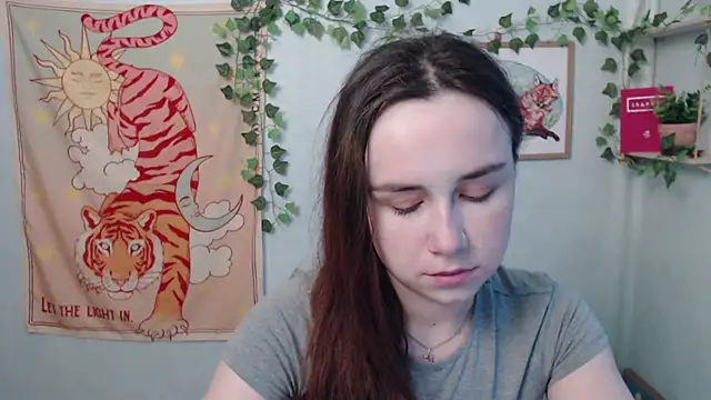 VeryVeryVeryShy  online show from June 17, 2026, 5:40 am