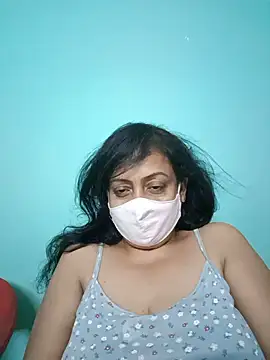 Snapshot of love_suman chatting on June 17, 2026, 6:40 pm love suman online show from June 17, 2026, 6:40 pm