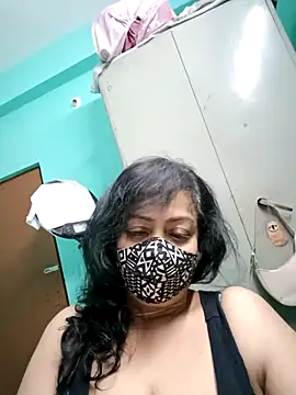 Snapshot of love_suman chatting on November 7, 2025, 11:04 am love suman online show from November 7, 2025, 11:04 am