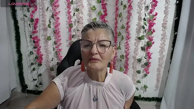 Snapshot of bety-cum2 chatting on February 7, 2025, 11:12 am bety-cum2 online show from February 7, 2025, 11:12 am