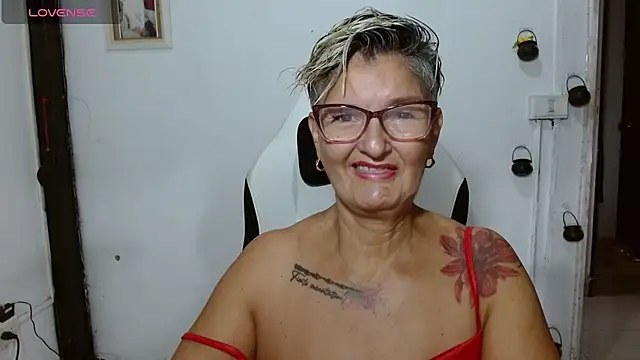 Snapshot of bety-cum2 chatting on June 23, 2026, 12:47 pm bety-cum2 online show from June 23, 2026, 12:47 pm