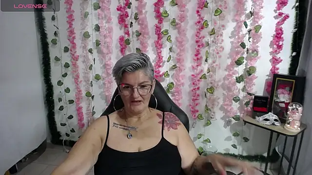 Snapshot of bety-cum2 chatting on February 28, 2025, 9:23 pm bety-cum2 online show from February 28, 2025, 9:23 pm