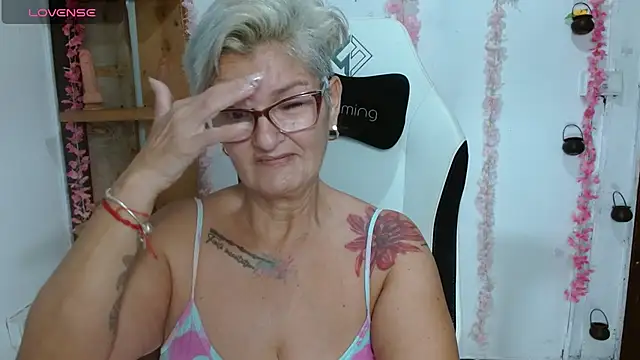 bety-cum2 online show from July 22, 2026, 11:45 am