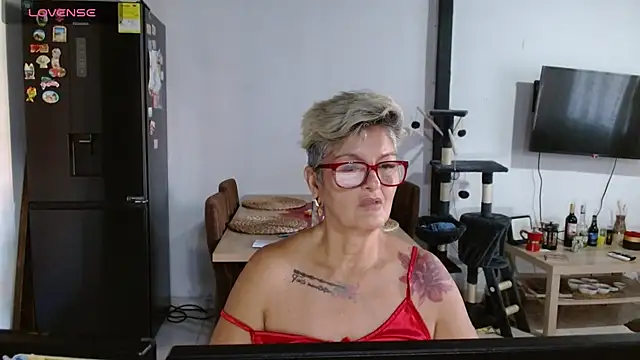 Snapshot of bety-cum2 chatting on June 16, 2026, 12:05 pm bety-cum2 online show from June 16, 2026, 12:05 pm