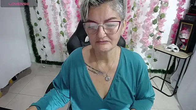 Snapshot of bety-cum2 chatting on February 23, 2025, 9:00 am bety-cum2 online show from February 23, 2025, 9:00 am
