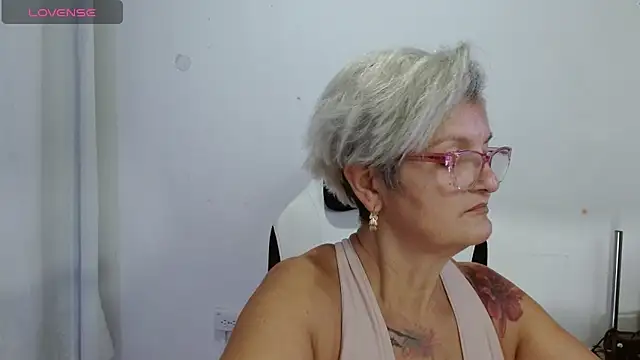 bety-cum2 online show from May 5, 2026, 11:41 pm