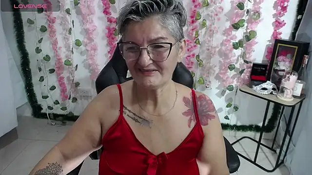 Snapshot of bety-cum2 chatting on March 4, 2025, 9:29 am bety-cum2 online show from March 4, 2025, 9:29 am