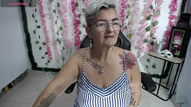 Snapshot of bety-cum2 chatting on February 20, 2025, 9:11 am bety-cum2 online show from February 20, 2025, 9:11 am