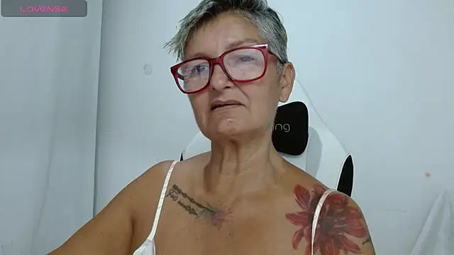 Snapshot of bety-cum2 chatting on June 3, 2026, 8:46 pm bety-cum2 online show from June 3, 2026, 8:46 pm