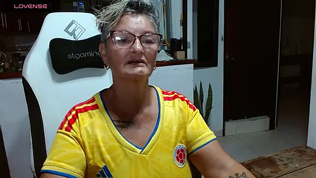bety-cum2 online show from June 24, 2026, 1:37 am