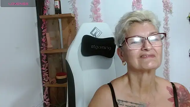 bety-cum2 online show from July 23, 2026, 11:29 am