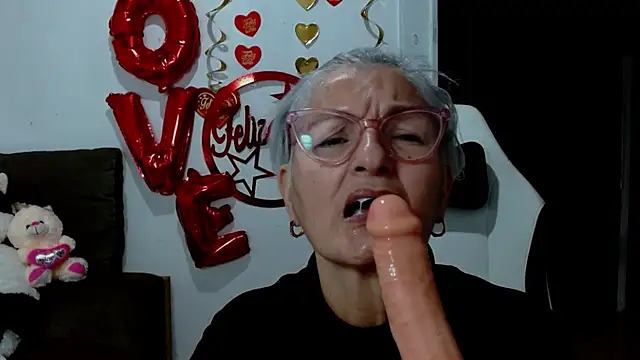 Snapshot of bety-cum2 chatting on February 18, 2026, 11:28 am bety-cum2 online show from February 18, 2026, 11:28 am