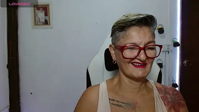 Snapshot of bety-cum2 chatting on June 17, 2026, 3:11 pm bety-cum2 online show from June 17, 2026, 3:11 pm