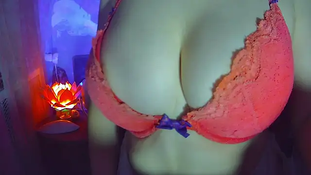 leysun7 online show from November 30, 2025, 2:23 am