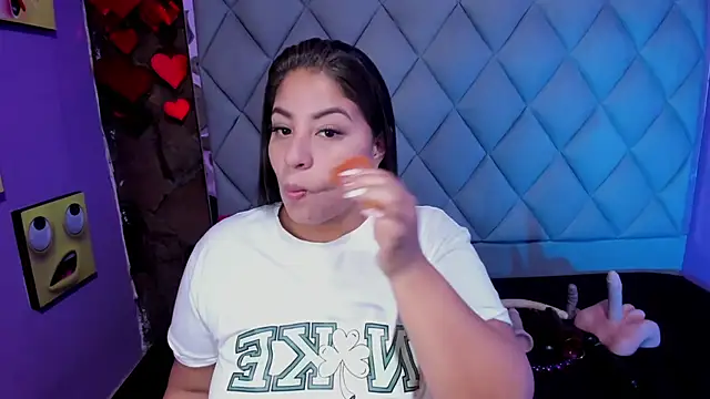 Snapshot of Luci_SexDeep chatting on February 19, 2025, 3:17 am Luci SexDeep online show from February 19, 2025, 3:17 am