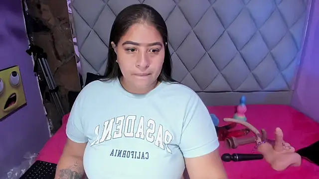 Snapshot of Luci_SexDeep chatting on September 23, 2025, 3:02 am Luci SexDeep online show from September 23, 2025, 3:02 am