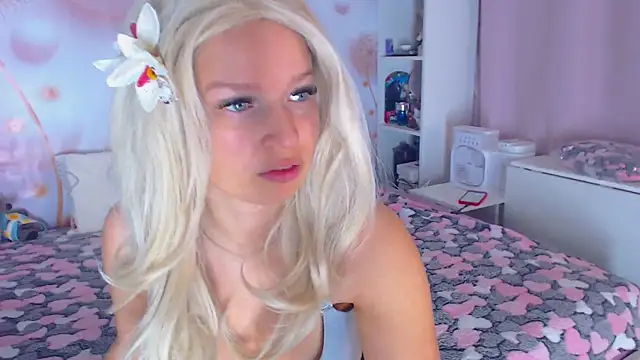 Snapshot of mooncandygirl chatting on May 16, 2026, 4:55 am mooncandygirl online show from May 16, 2026, 4:55 am