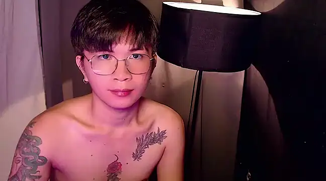 Snapshot of Sexy_Handsome_Drex chatting on March 4, 2025, 11:40 am Sexy Handsome Drex online show from March 4, 2025, 11:40 am