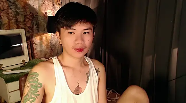 Snapshot of Sexy_Handsome_Drex chatting on February 17, 2025, 8:19 am Sexy Handsome Drex online show from February 17, 2025, 8:19 am