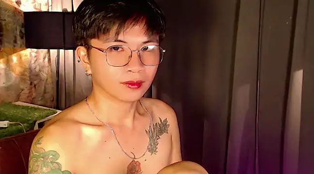 Snapshot of Sexy_Handsome_Drex chatting on February 21, 2025, 11:01 am Sexy Handsome Drex online show from February 21, 2025, 11:01 am