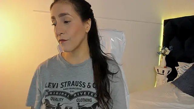 Snapshot of lauren_fit chatting on February 22, 2026, 4:30 pm lauren fit online show from February 22, 2026, 4:30 pm