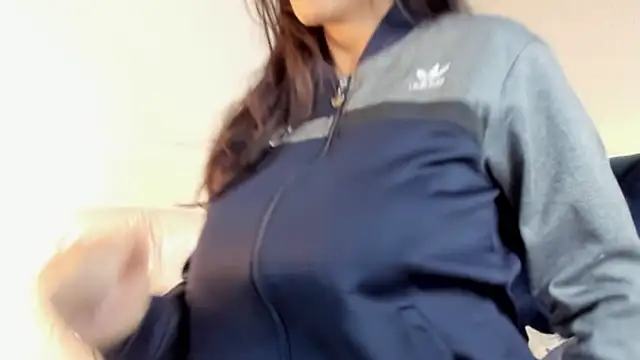 Snapshot of lauren_fit chatting on March 18, 2026, 5:47 pm lauren fit online show from March 18, 2026, 5:47 pm