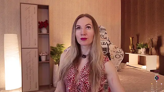 Snapshot of Hello_Lisha chatting on May 6, 2026, 8:18 am Hello Lisha online show from May 6, 2026, 8:18 am