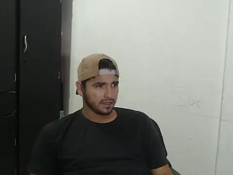 Snapshot of kylian_07 chatting on November 5, 2025, 2:25 am kylian 07 online show from November 5, 2025, 2:25 am