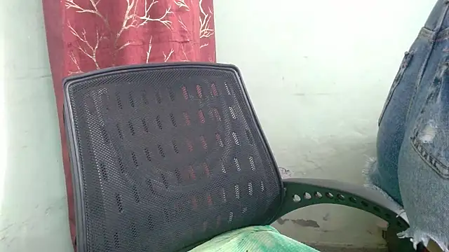 Snapshot of sweet-alia chatting on January 18, 2026, 2:53 pm sweet-alia online show from January 18, 2026, 2:53 pm