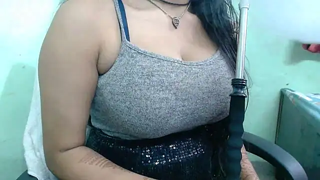 sweet-alia online show from October 14, 2025, 1:34 pm