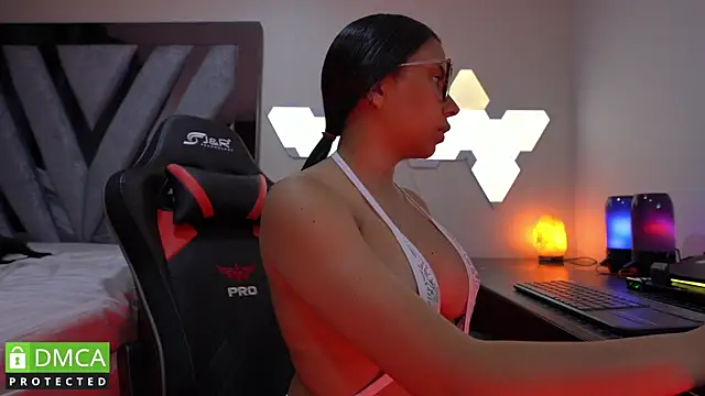 Dubois Amy online show from December 5, 2024, 2:47 am