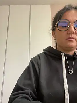 SWEETLILY18 online show from February 7, 2025, 2:26 pm