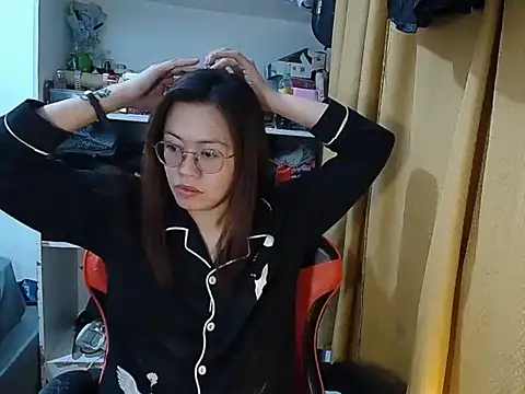 crizzybel online show from May 3, 2026, 8:12 pm