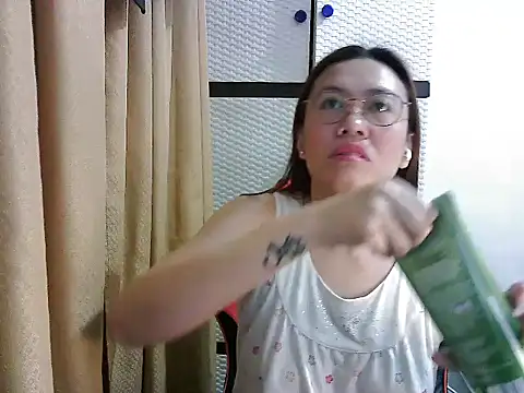 crizzybel online show from October 17, 2025, 8:43 pm