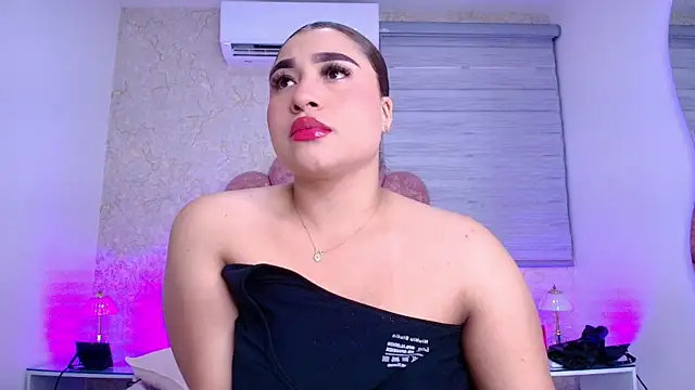 Snapshot of leon_gaby chatting on November 19, 2025, 7:14 pm leon gaby online show from November 19, 2025, 7:14 pm