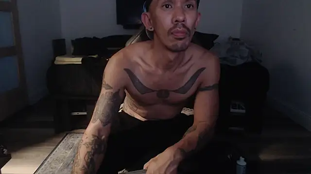 Snapshot of inc25cb@xh chatting on December 13, 2025, 11:22 pm inc25cbxh online show from December 13, 2025, 11:22 pm