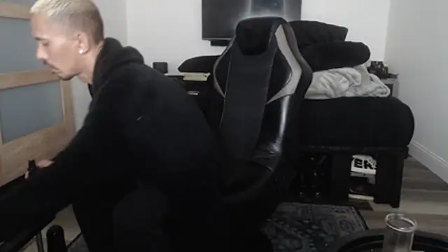 inc25cbxh online show from December 19, 2025, 7:49 pm