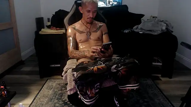 Snapshot of inc25cb@xh chatting on December 14, 2025, 1:17 pm inc25cbxh online show from December 14, 2025, 1:17 pm