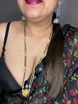 Zoya Varma004 online show from May 14, 2026, 10:34 am