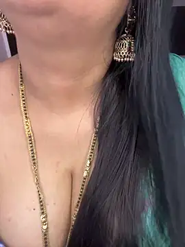 Snapshot of Zoya_Varma004 chatting on February 20, 2026, 5:37 am Zoya Varma004 online show from February 20, 2026, 5:37 am