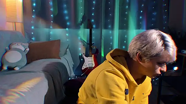 Snapshot of Breston_Sweet chatting on December 14, 2025, 8:09 am Breston Sweet online show from December 14, 2025, 8:09 am