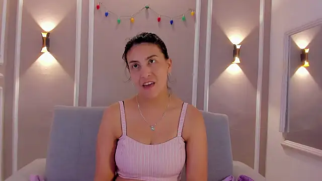 isa kiss online show from January 14, 2026, 12:42 pm